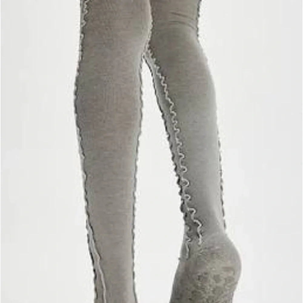 Free People Ruffle Over the knee Gray Women's grip Socks